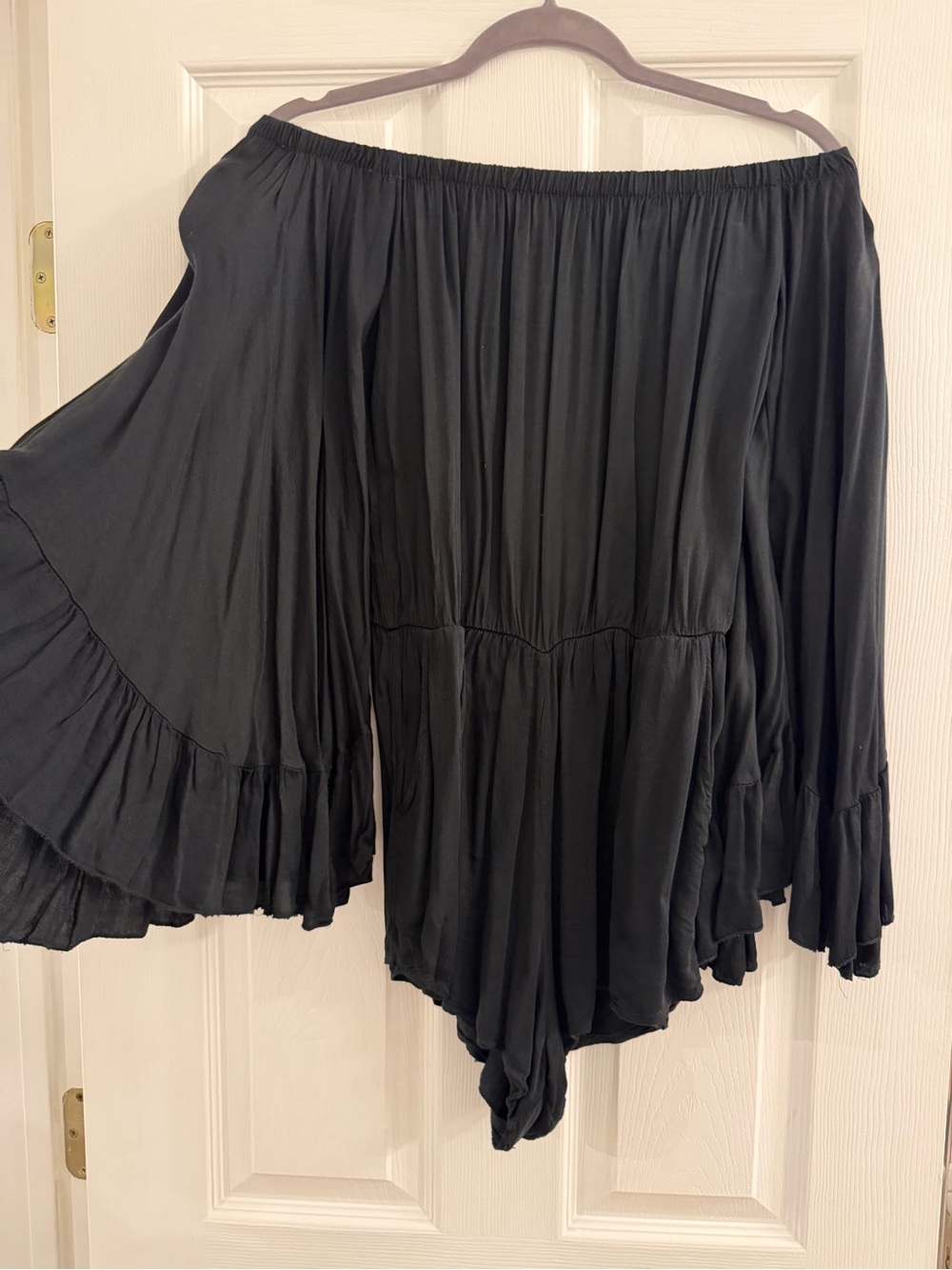 NWT onesize stretchy Women's Black Off-Shoulder Ruffle Black Romper